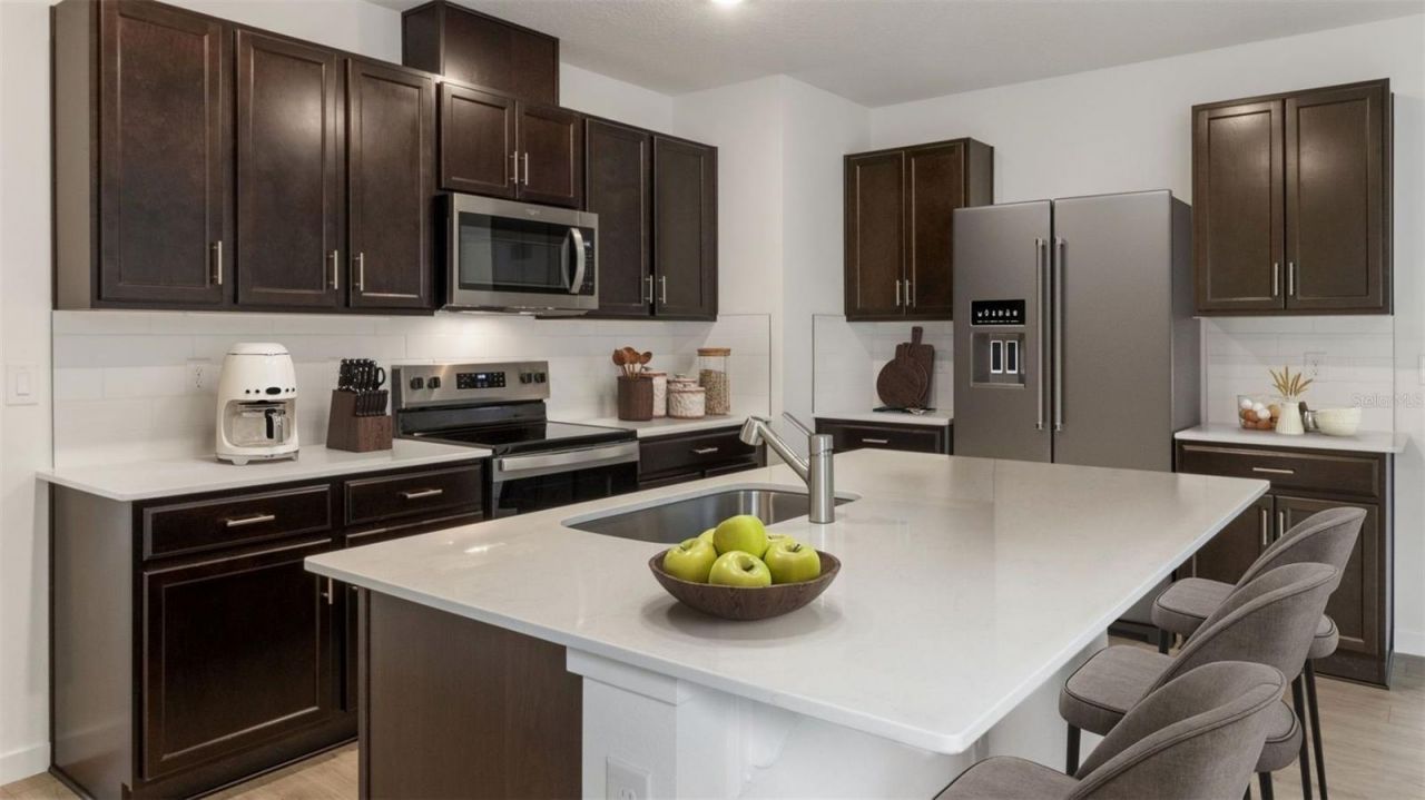 2033 Walnut Creek Drive , Kissimmee, FL 34744 Photo