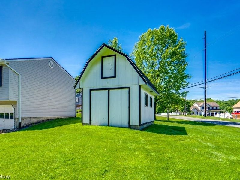 8600 Zion Circle NW, Massillon, OH 44646 Photo 5