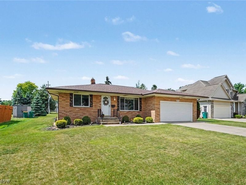 272 N Skyline Drive , Seven Hills, OH 44131 Photo 2