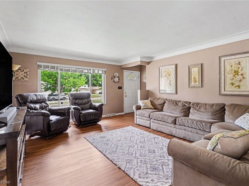 272 N Skyline Drive , Seven Hills, OH 44131 Photo 5