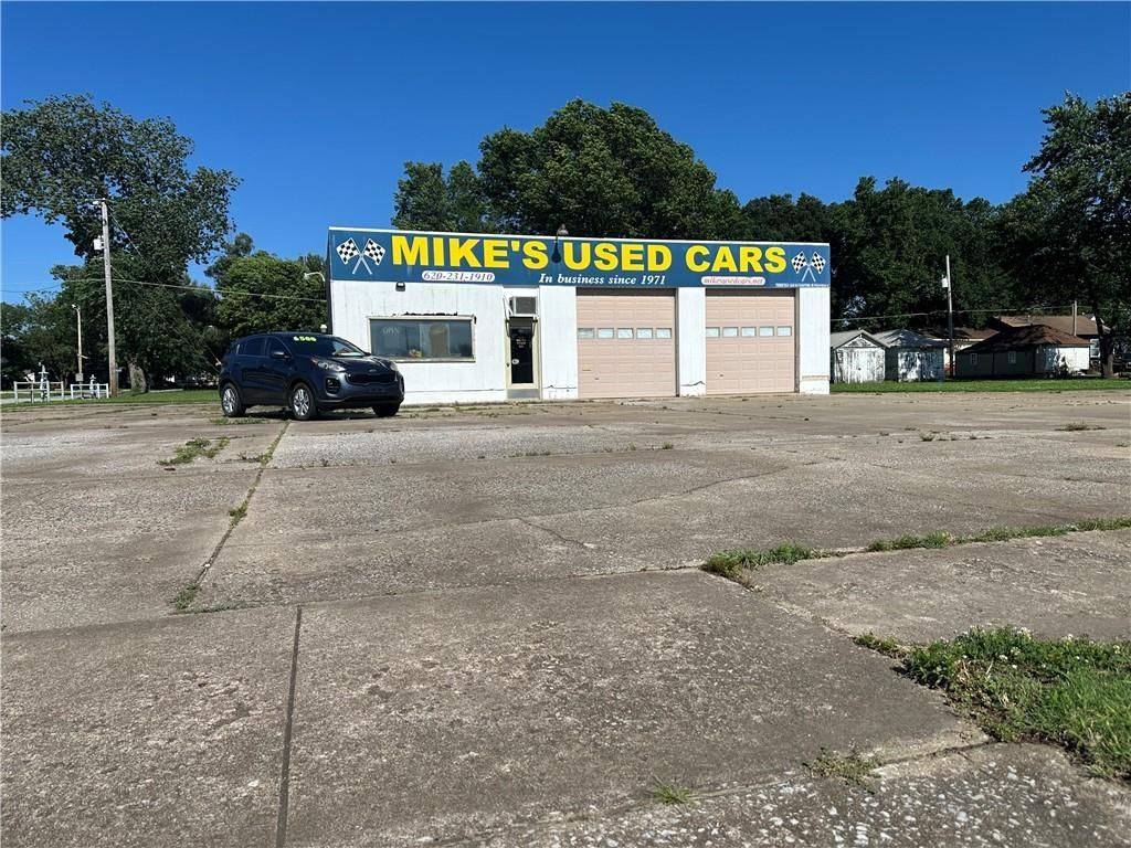1712 N Broadway Street, Pittsburg, KS 66762 Main Photo