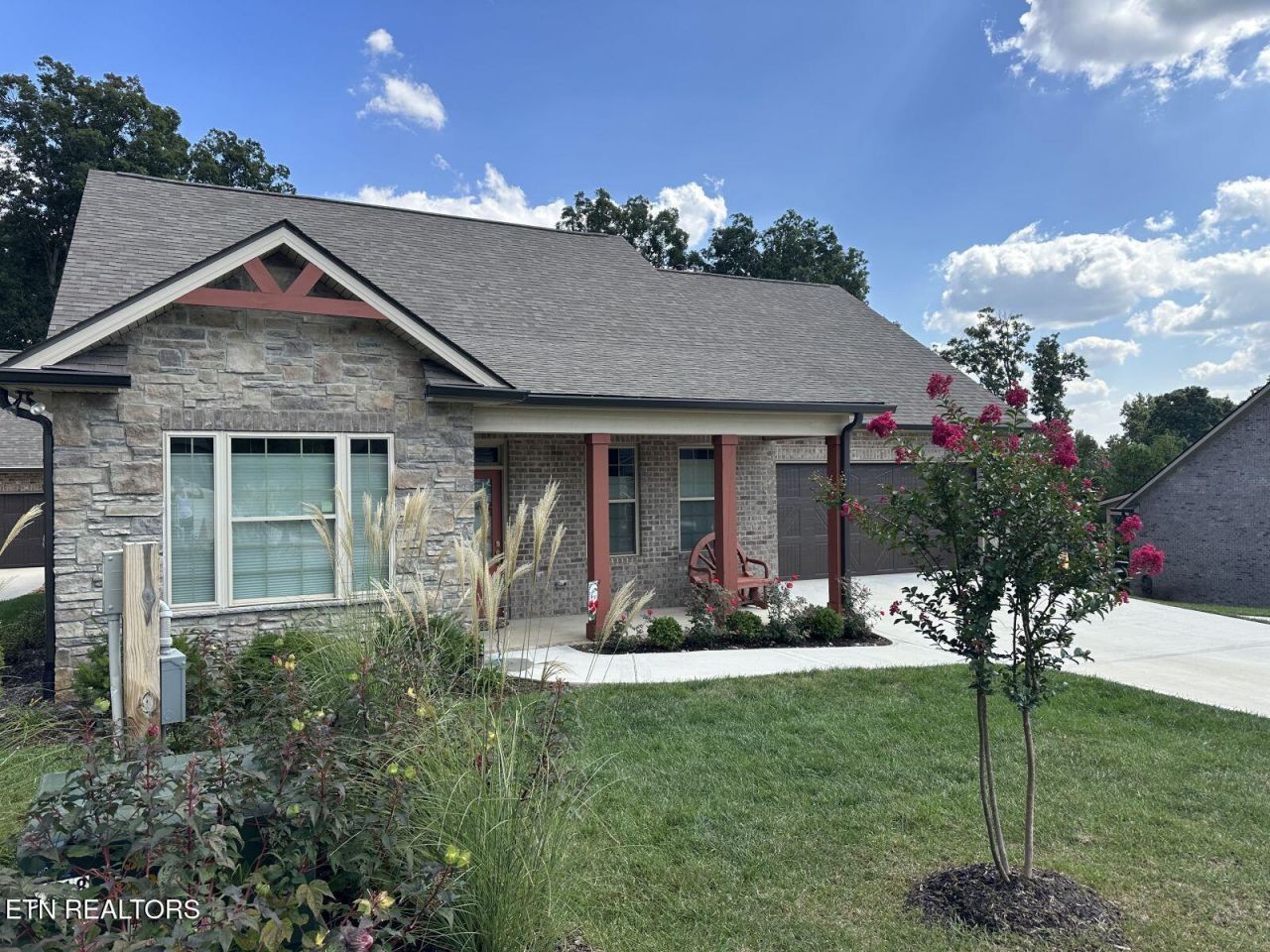 1617 Mountain Drive, Lenoir City, TN 37772 Main Photo