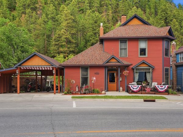 152 Charles Street, Deadwood, SD 57732