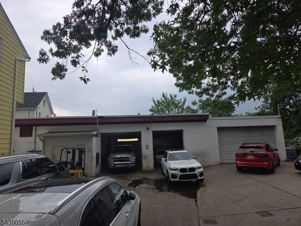 413 River Dr, Garfield, NJ 07026