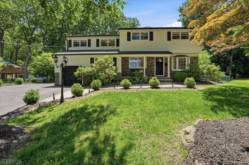 3 Richard Dr W, Mount Arlington, NJ 07856 Main Photo
