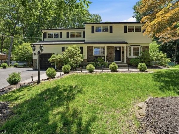 3 Richard Dr W, Mount Arlington, NJ 07856