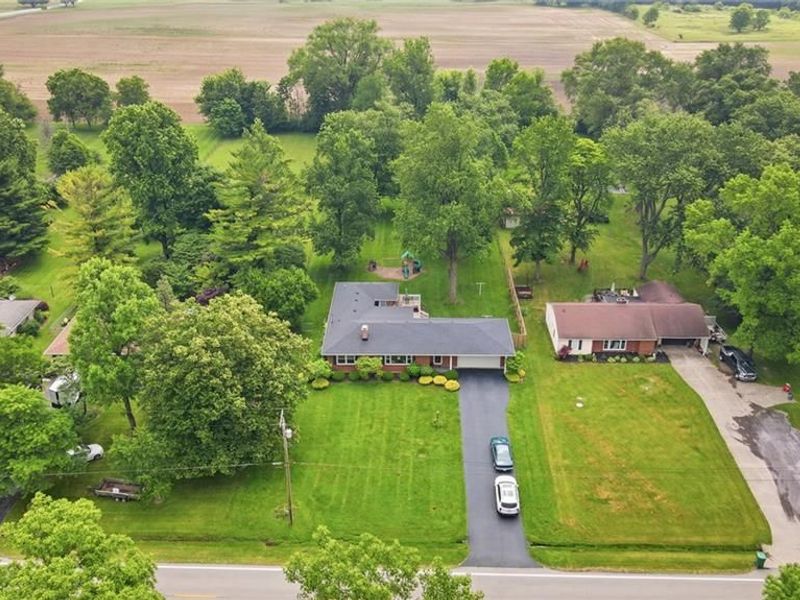 316 S Tecumseh Road, Bethel Township, OH 45506 Photo 3