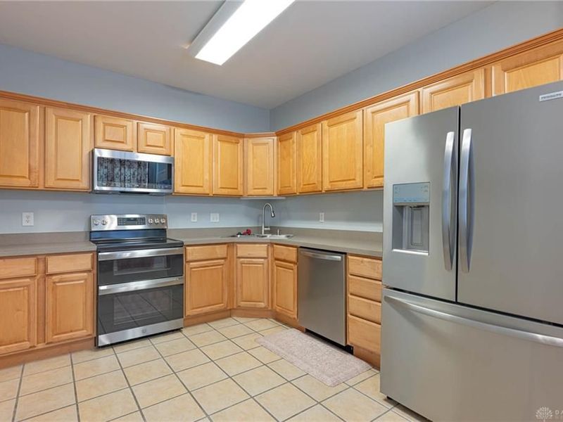 3028 Elmbrook Way, Beavercreek, OH 45431 Photo 7