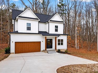 140 Meadowfall Lane , Troutman, NC 28166