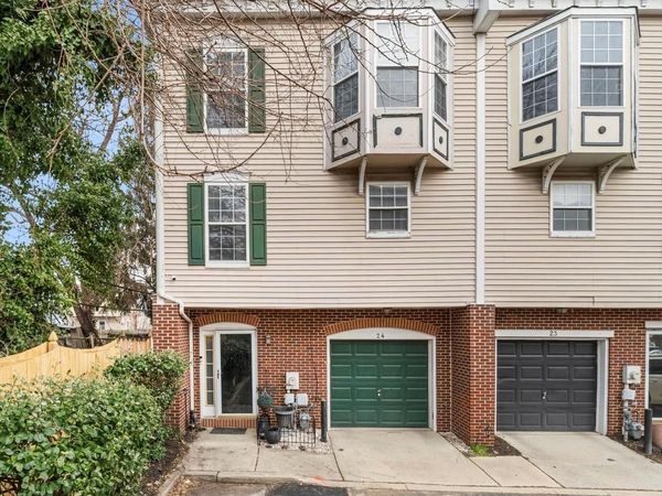 24 W MCCAULLEY COURT, WILMINGTON, DE 19801
