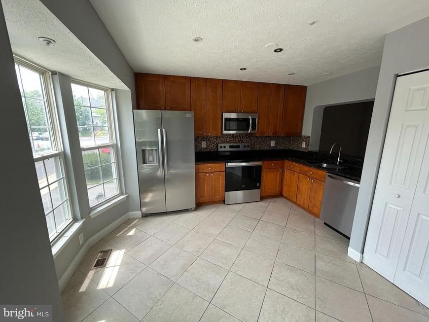 17930 Cottonwood Terrace, Gaithersburg, MD 20877 Main Photo