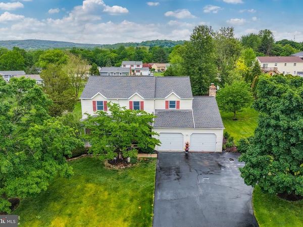 7049 CARRIAGE DRIVE , COOPERSBURG, PA 18036