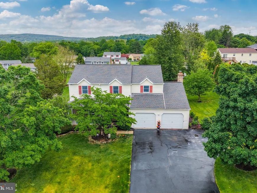 7049 Carriage Drive , Coopersburg, PA 18036 Main Photo