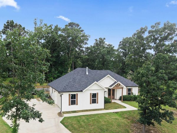 131 WILDWOOD FOREST Road, Hot Springs, AR 71913