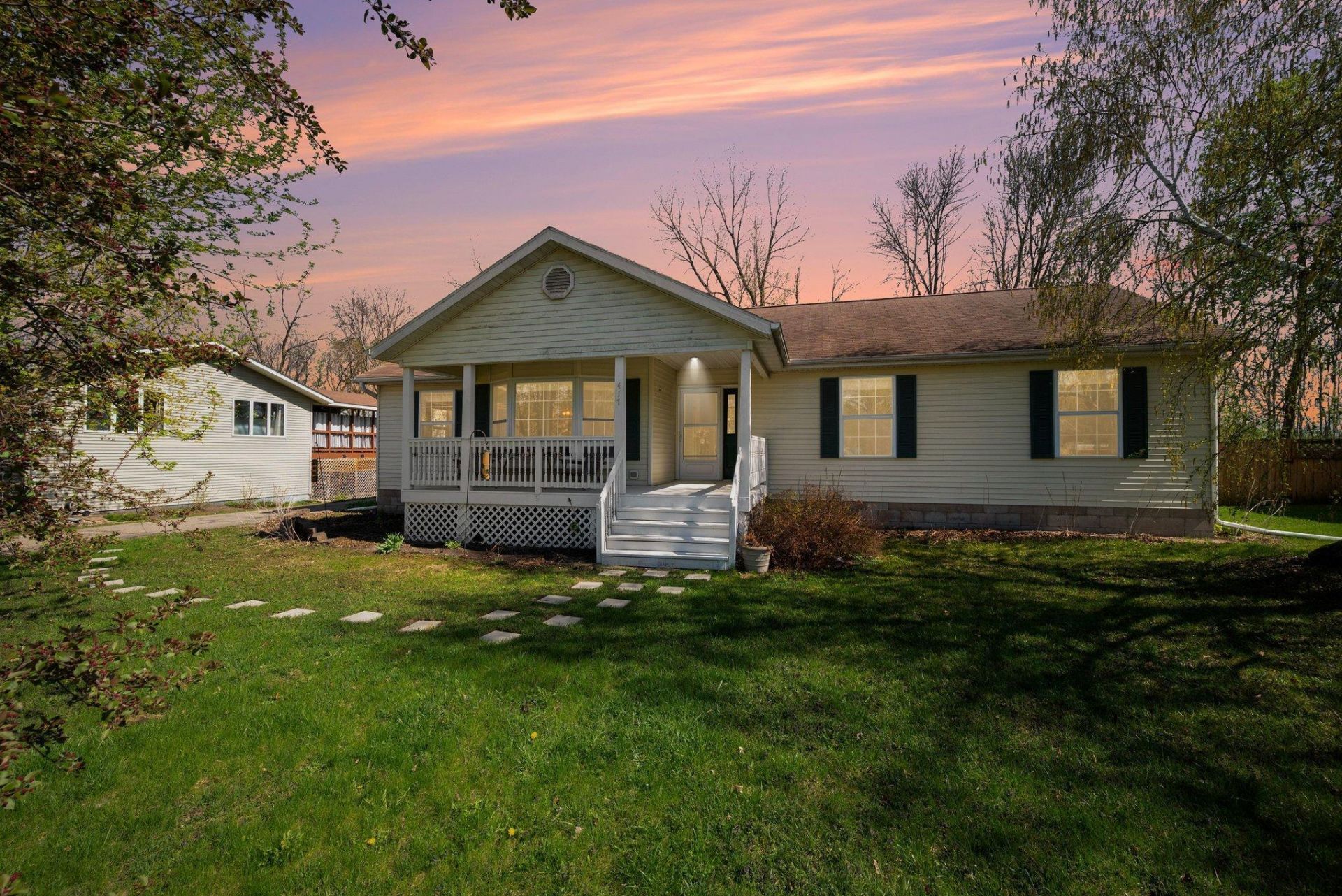 417 Countryside Drive SE, Montgomery, MN 56069