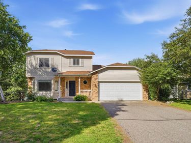 9244 Andrea Drive, Woodbury, MN 55125