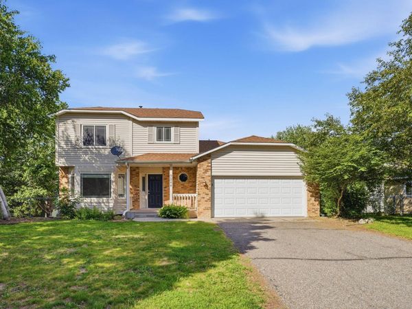 9244 Andrea Drive , Woodbury, MN 55125