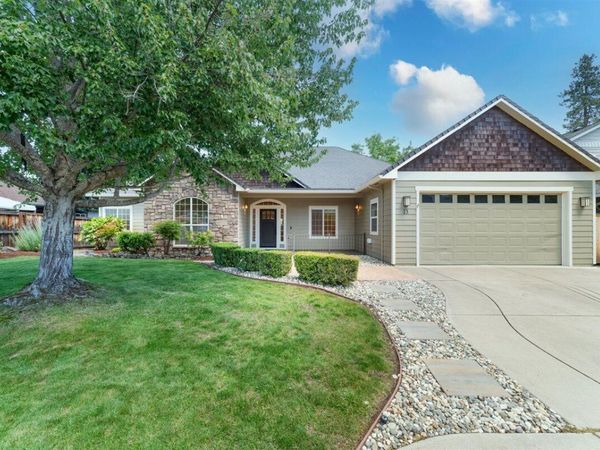 13 Portabello Way, Eagle Point, OR 97524