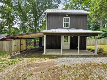 303 Charlotte St, Brookneal, VA 24528