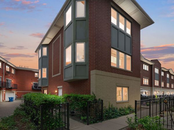 2403 W 32nd Place, Chicago, IL 60608