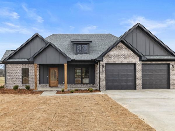 273 Co Rd 144, Killen, AL 35645