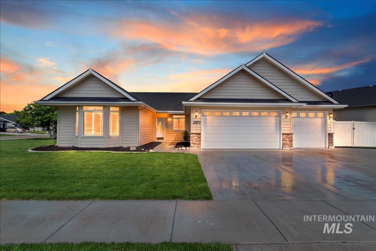 2577 S Thompson St, Nampa, ID 83686 Main Photo