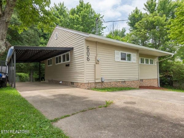 606 W Outer Drive, Oak Ridge, TN 37830