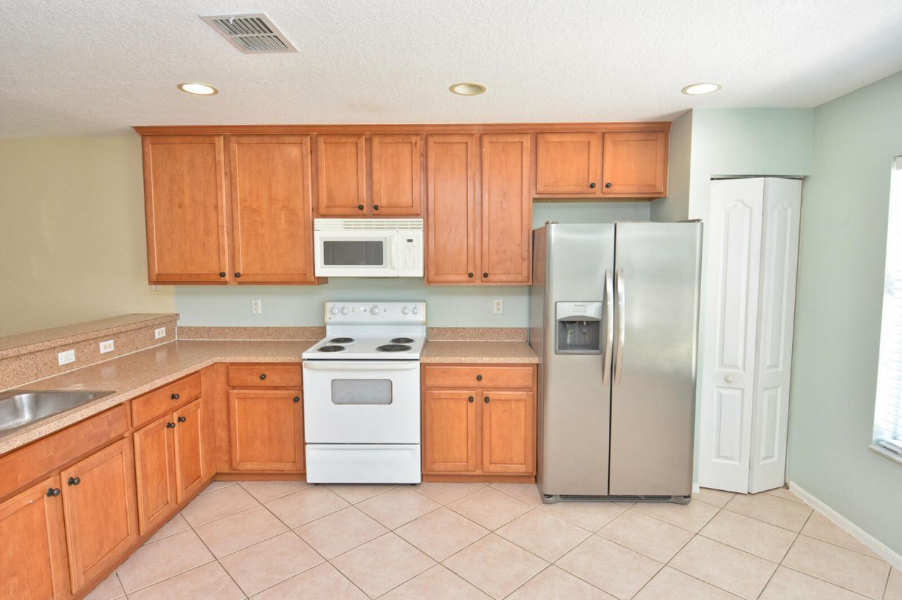 2093 SE Fern Park Drive, Port Saint Lucie, FL 34952 Photo