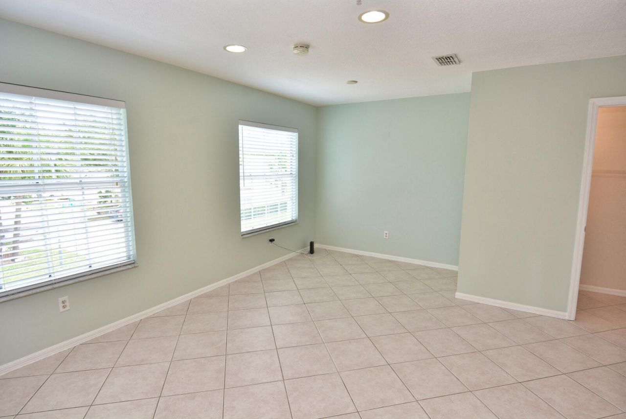 2093 SE Fern Park Drive, Port Saint Lucie, FL 34952 Photo