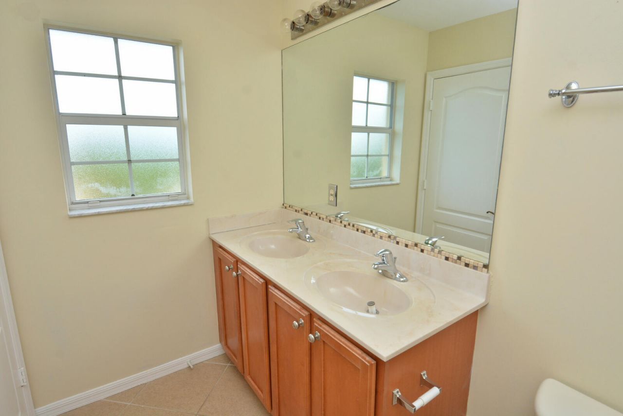 2093 SE Fern Park Drive, Port Saint Lucie, FL 34952 Photo