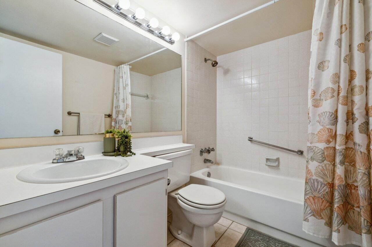 618 Sea Pine Way, Unit A2, Greenacres, FL 33415 Photo