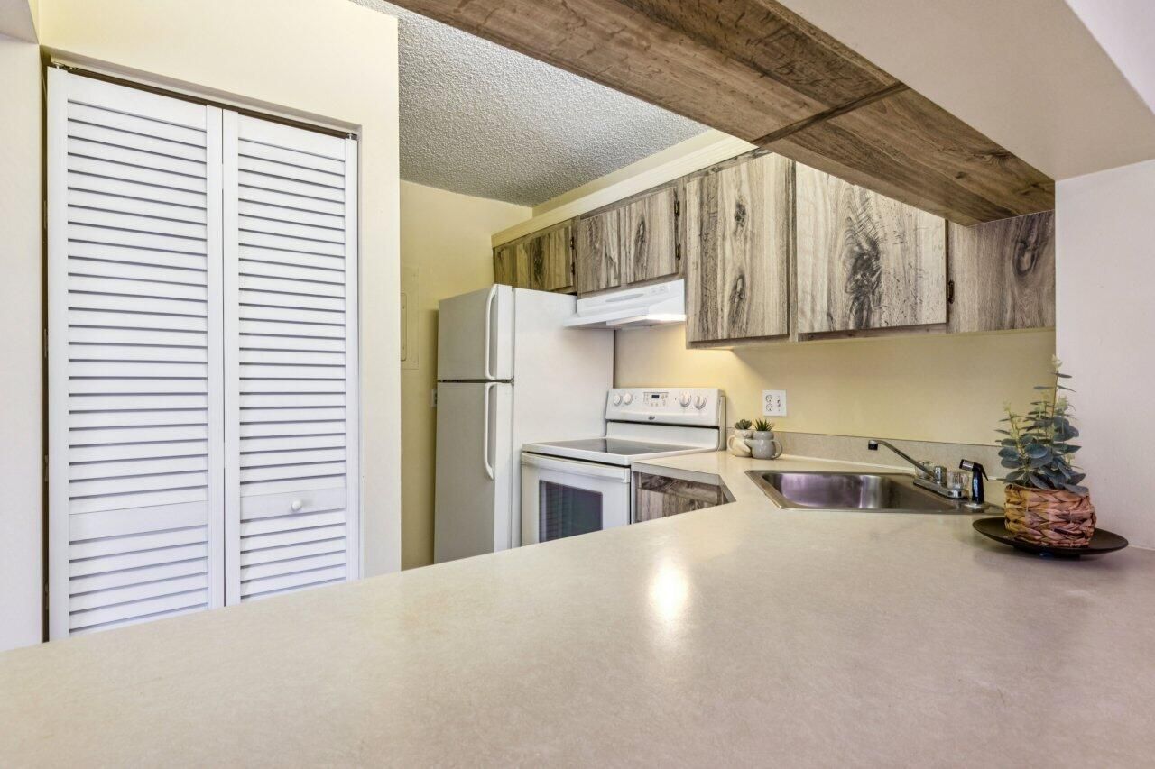 618 Sea Pine Way, Unit A2, Greenacres, FL 33415 Photo