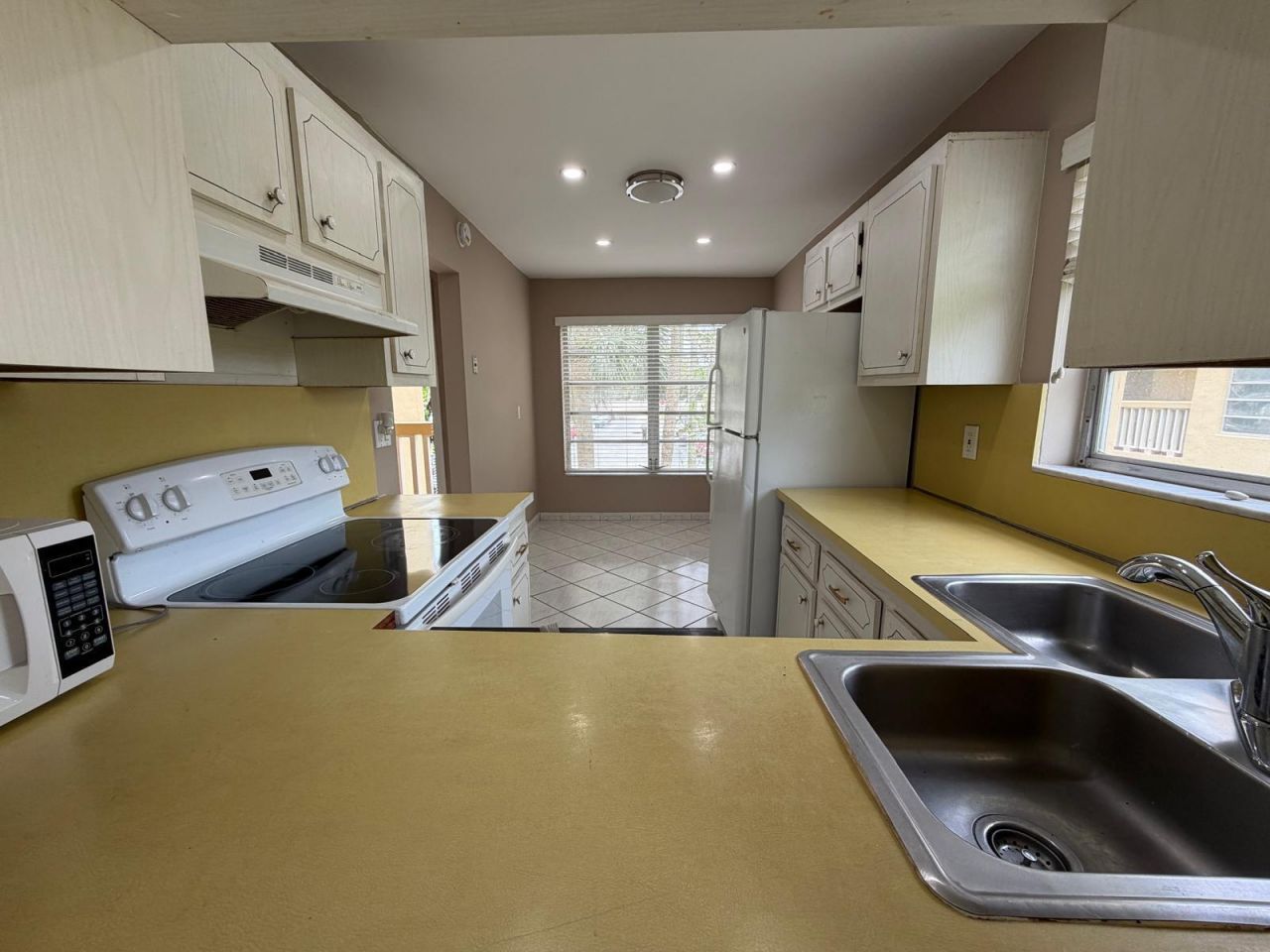 5750 NW 64th Avenue, Unit 201, Tamarac, FL 33319 Photo