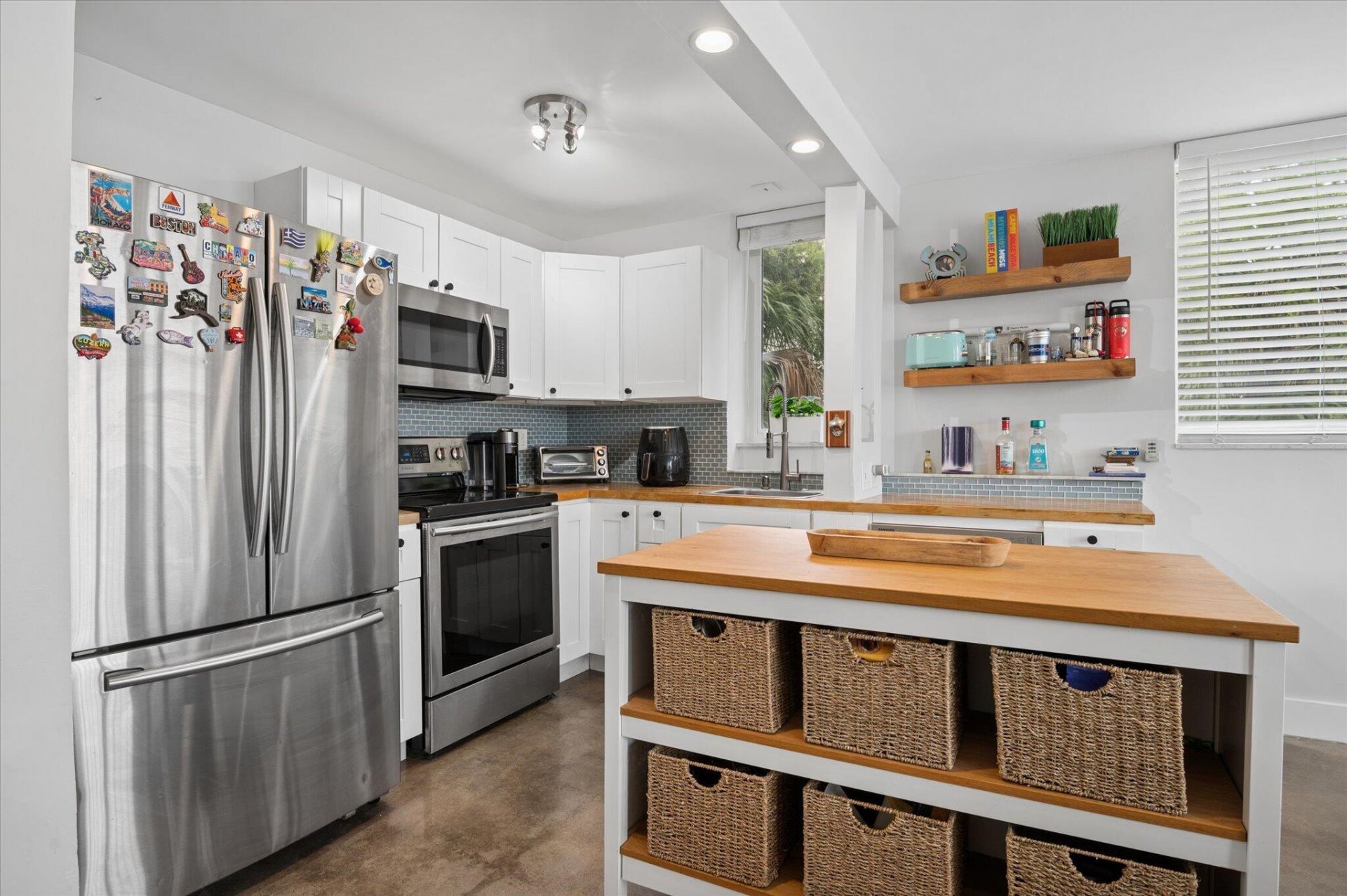 524 Orton Avenue, Unit 201, Fort Lauderdale, FL 33304 Photo
