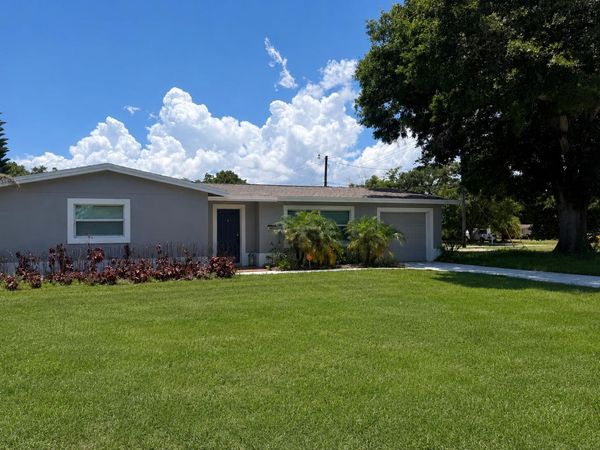 907 Antigua Avenue, Fort Pierce, FL 34982