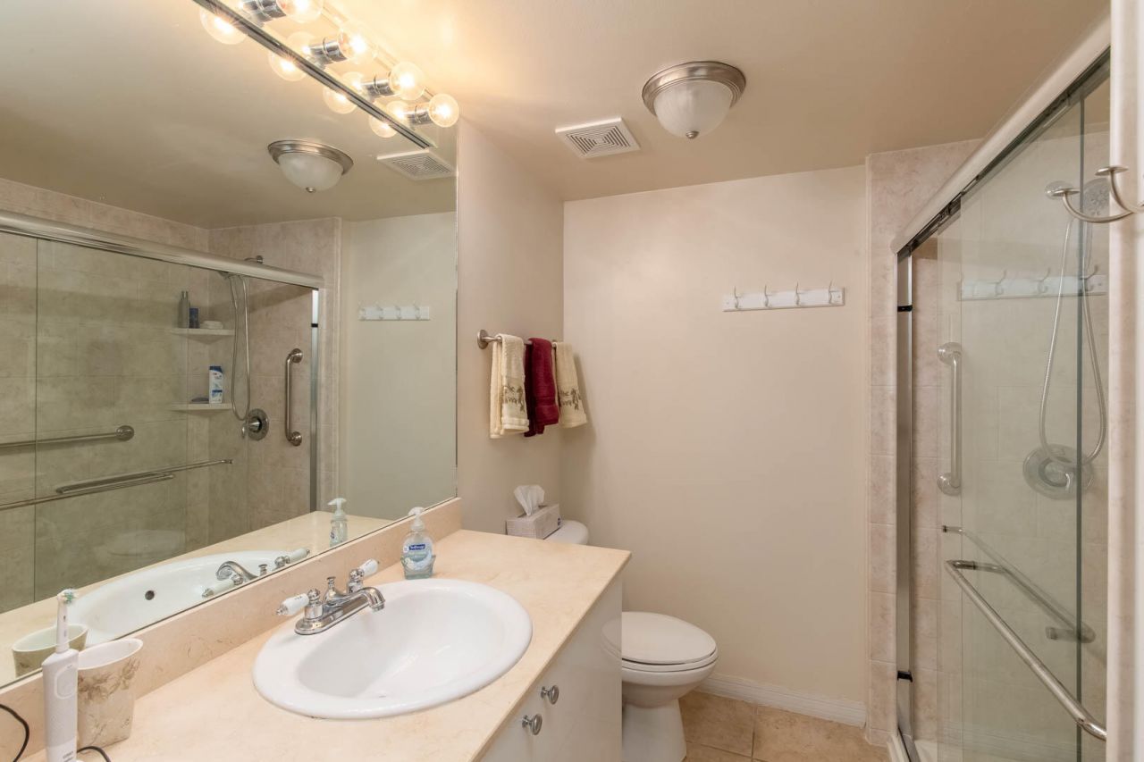 600 S Dixie Hwy 520 Highway, Unit 520, West Palm Beach, FL 33401 Photo