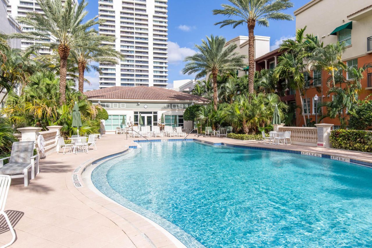 600 S Dixie Hwy 520 Highway, Unit 520, West Palm Beach, FL 33401 Photo