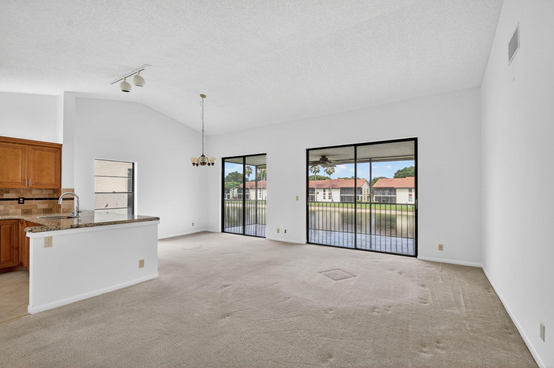 10231 N Circle Lake Drive, Unit 201, Boynton Beach, FL 33437 Photo