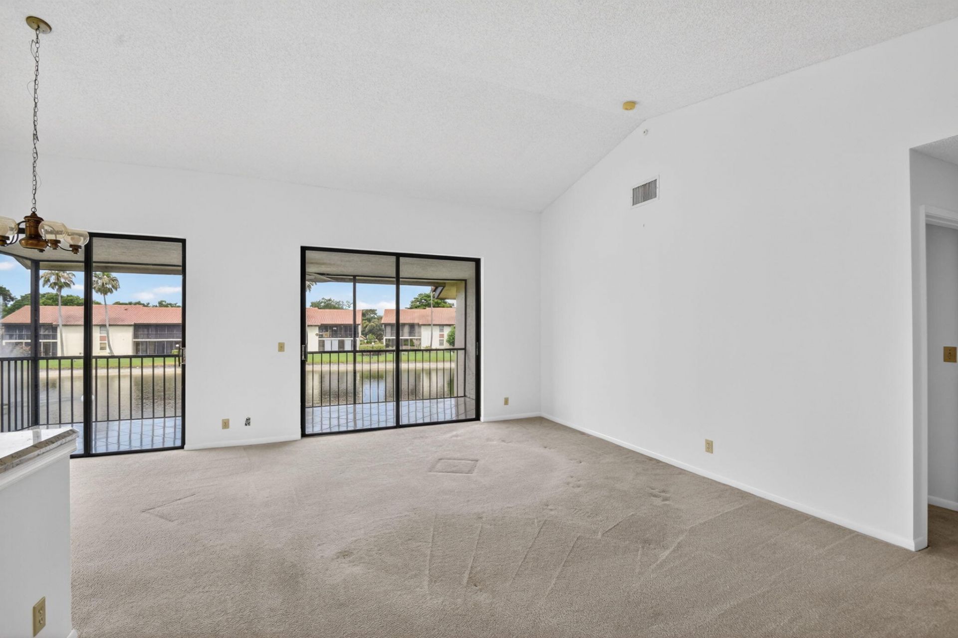 10231 N Circle Lake Drive, Unit 201, Boynton Beach, FL 33437 Photo