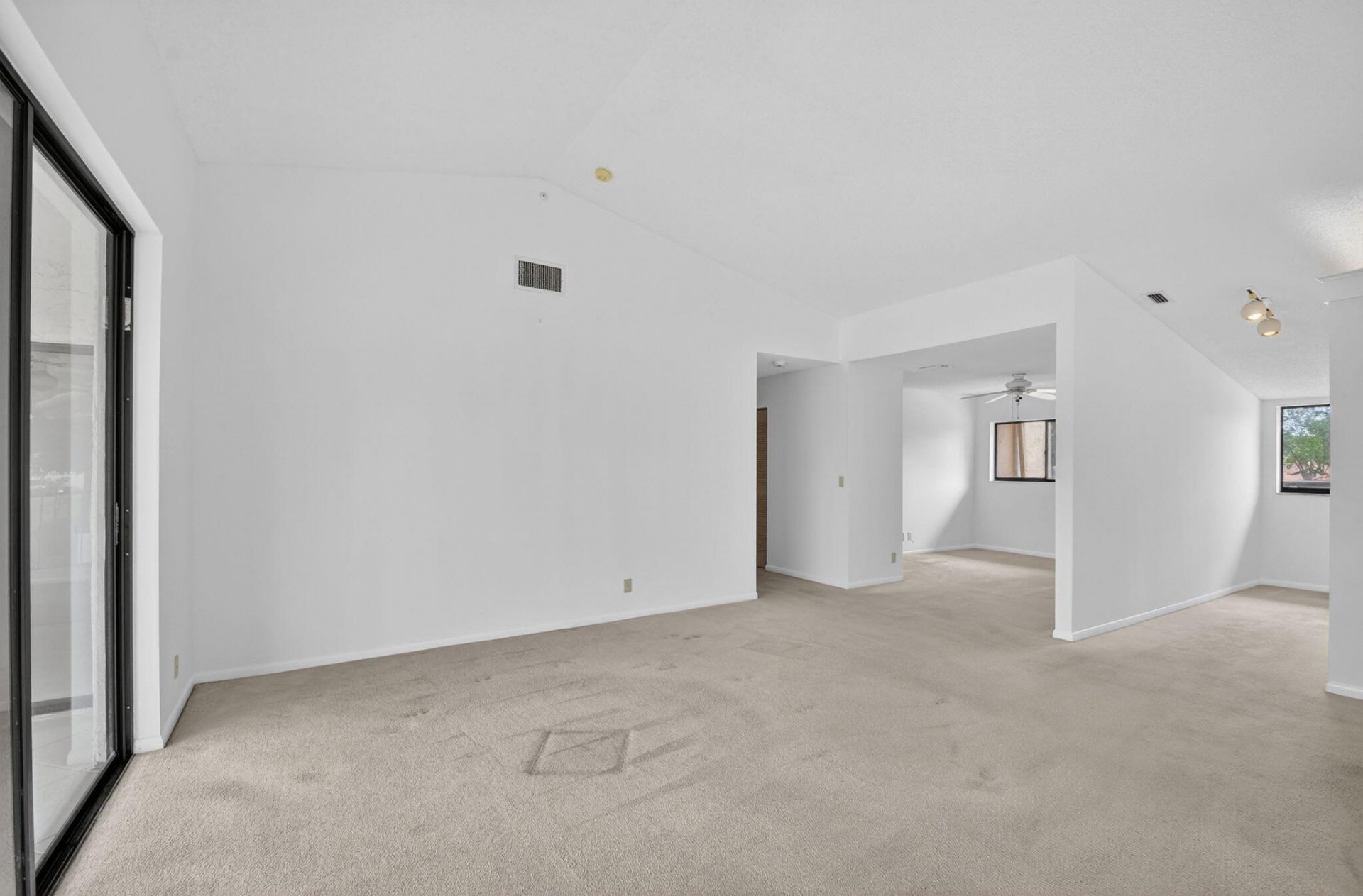 10231 N Circle Lake Drive, Unit 201, Boynton Beach, FL 33437 Photo
