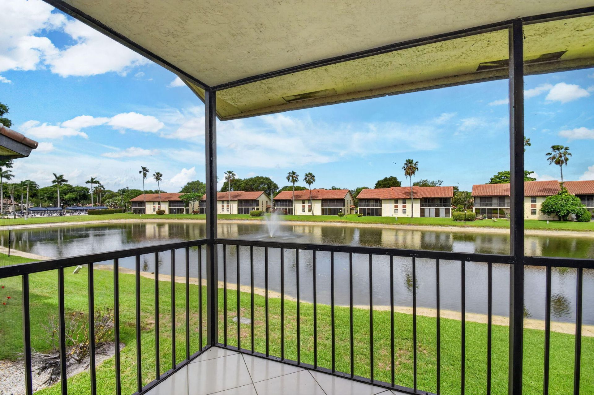 10231 N Circle Lake Drive, Unit 201, Boynton Beach, FL 33437 Photo