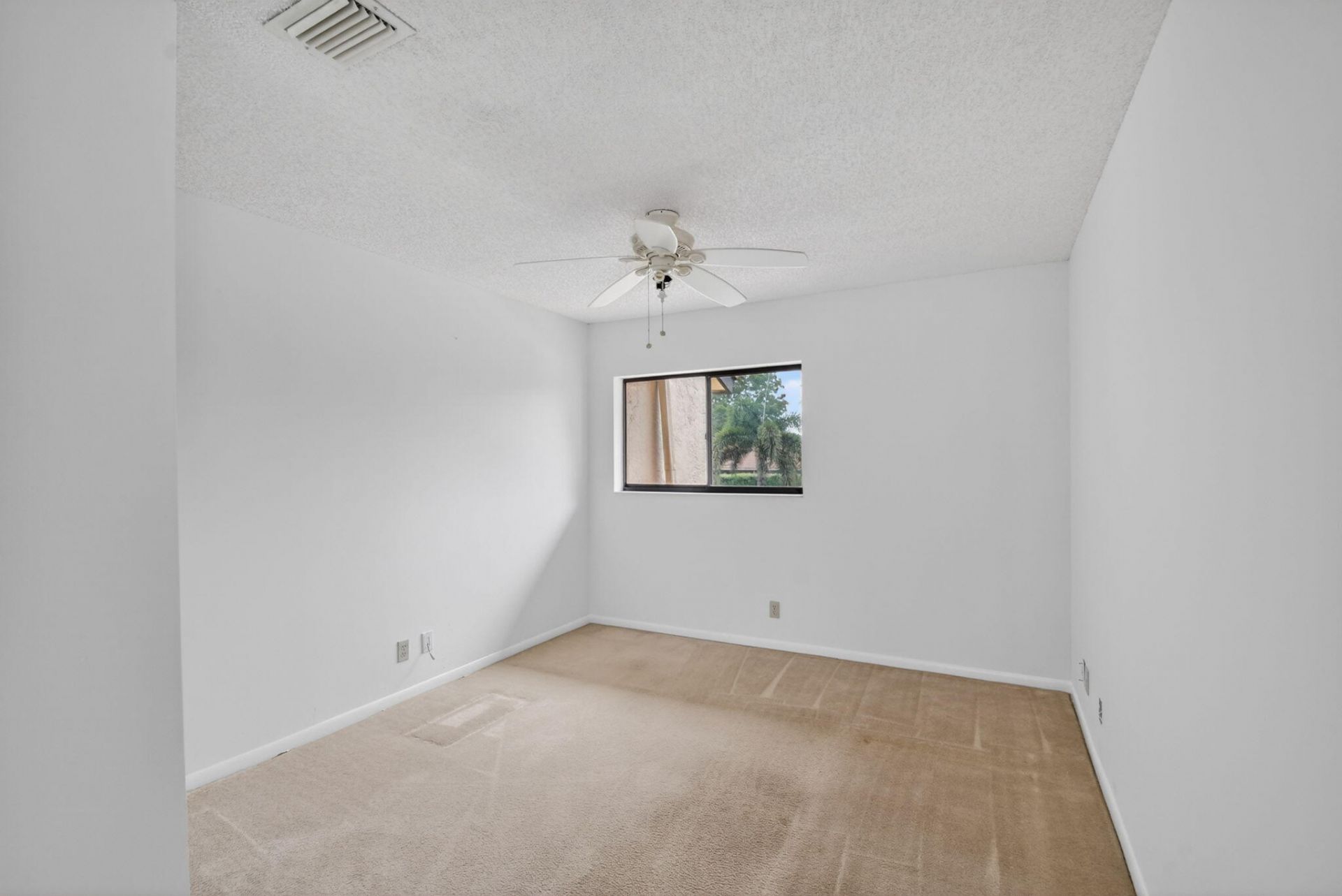 10231 N Circle Lake Drive, Unit 201, Boynton Beach, FL 33437 Photo