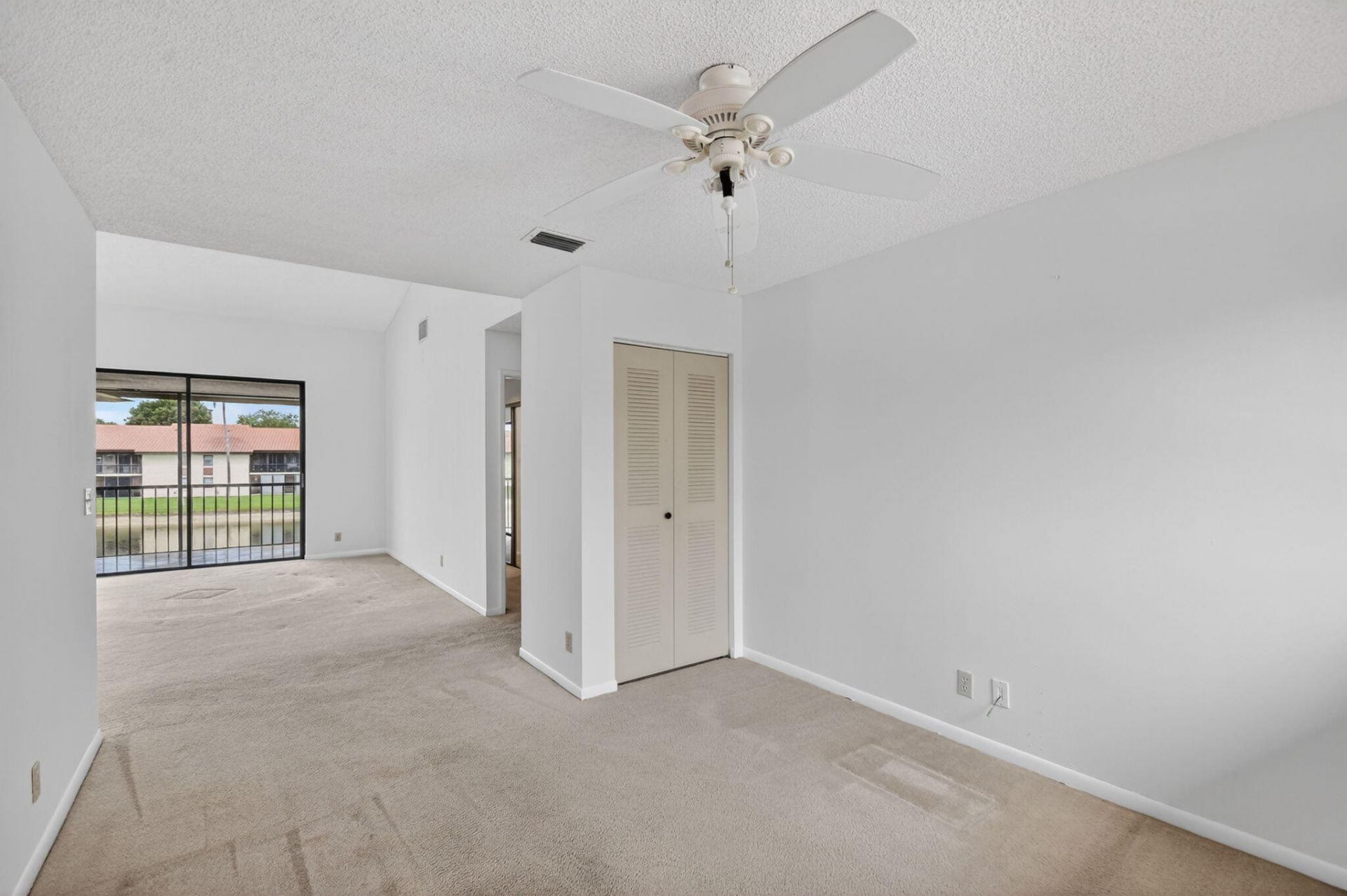 10231 N Circle Lake Drive, Unit 201, Boynton Beach, FL 33437 Photo