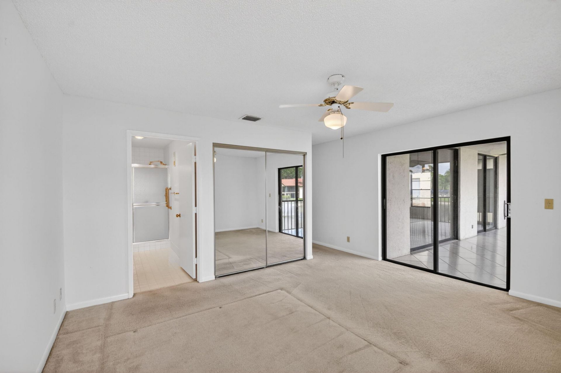 10231 N Circle Lake Drive, Unit 201, Boynton Beach, FL 33437 Photo