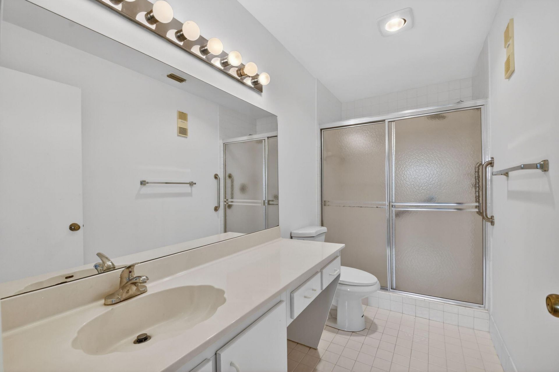 10231 N Circle Lake Drive, Unit 201, Boynton Beach, FL 33437 Photo