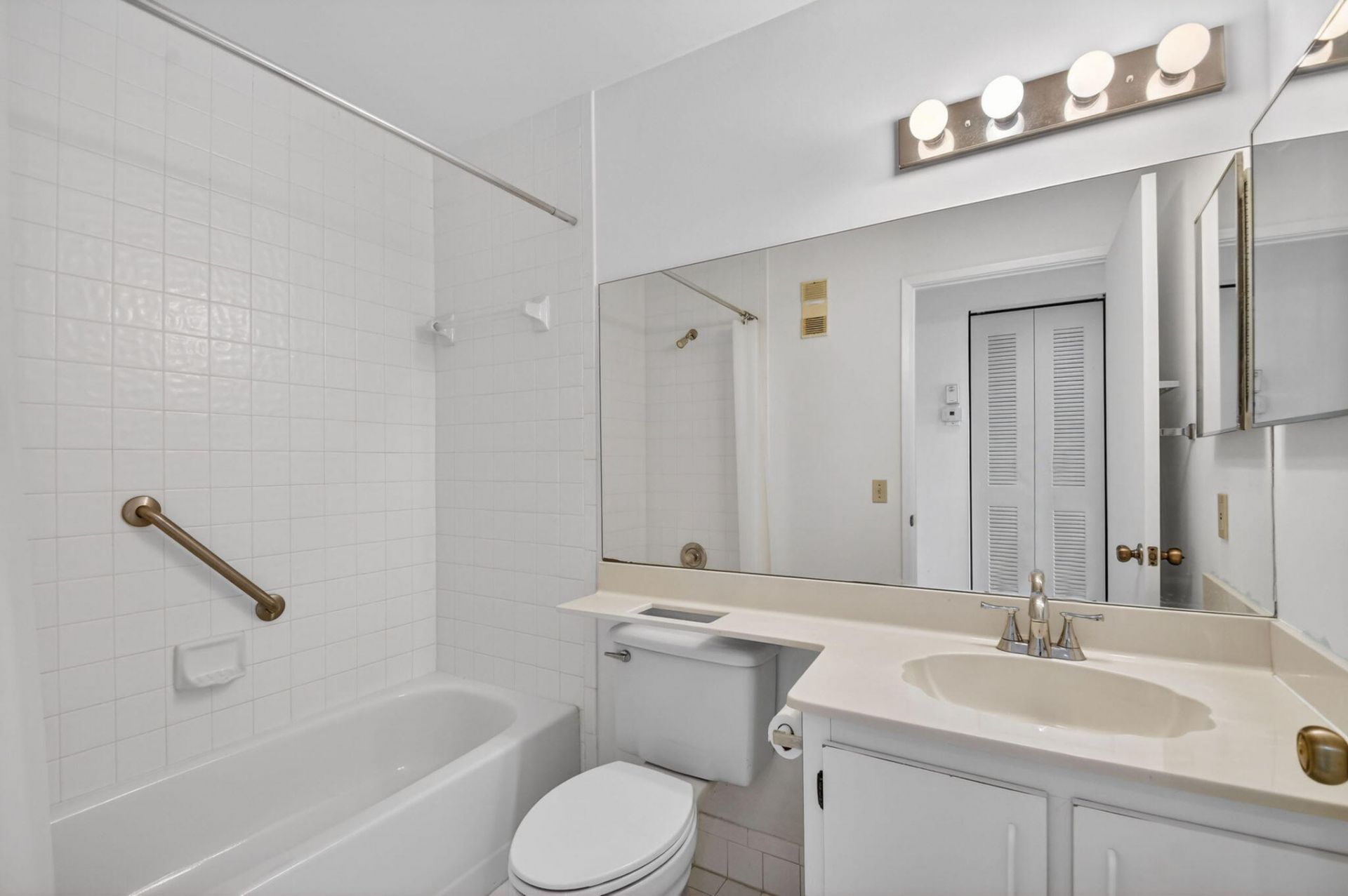 10231 N Circle Lake Drive, Unit 201, Boynton Beach, FL 33437 Photo