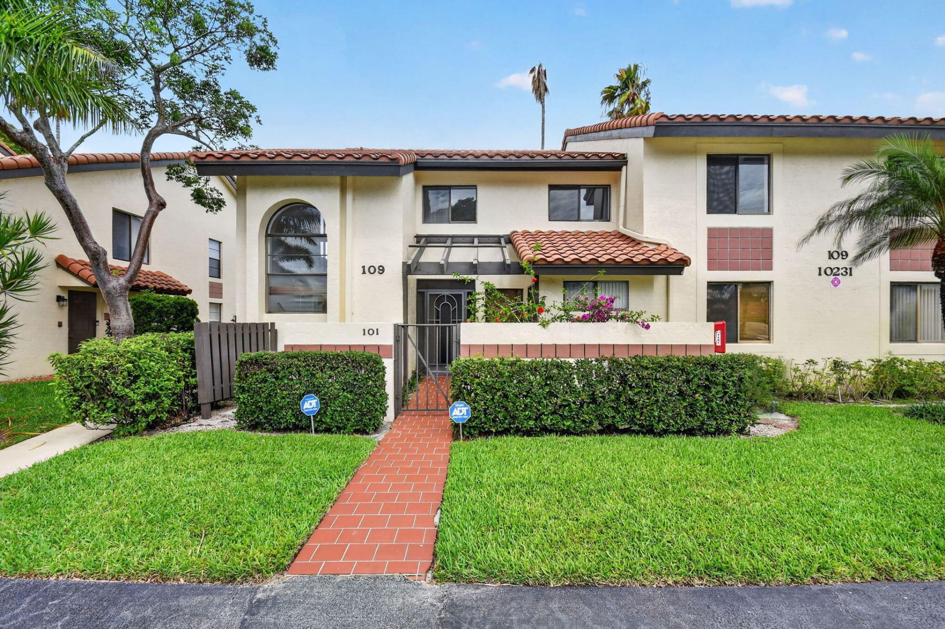 10231 N Circle Lake Drive, Unit 201, Boynton Beach, FL 33437 Photo