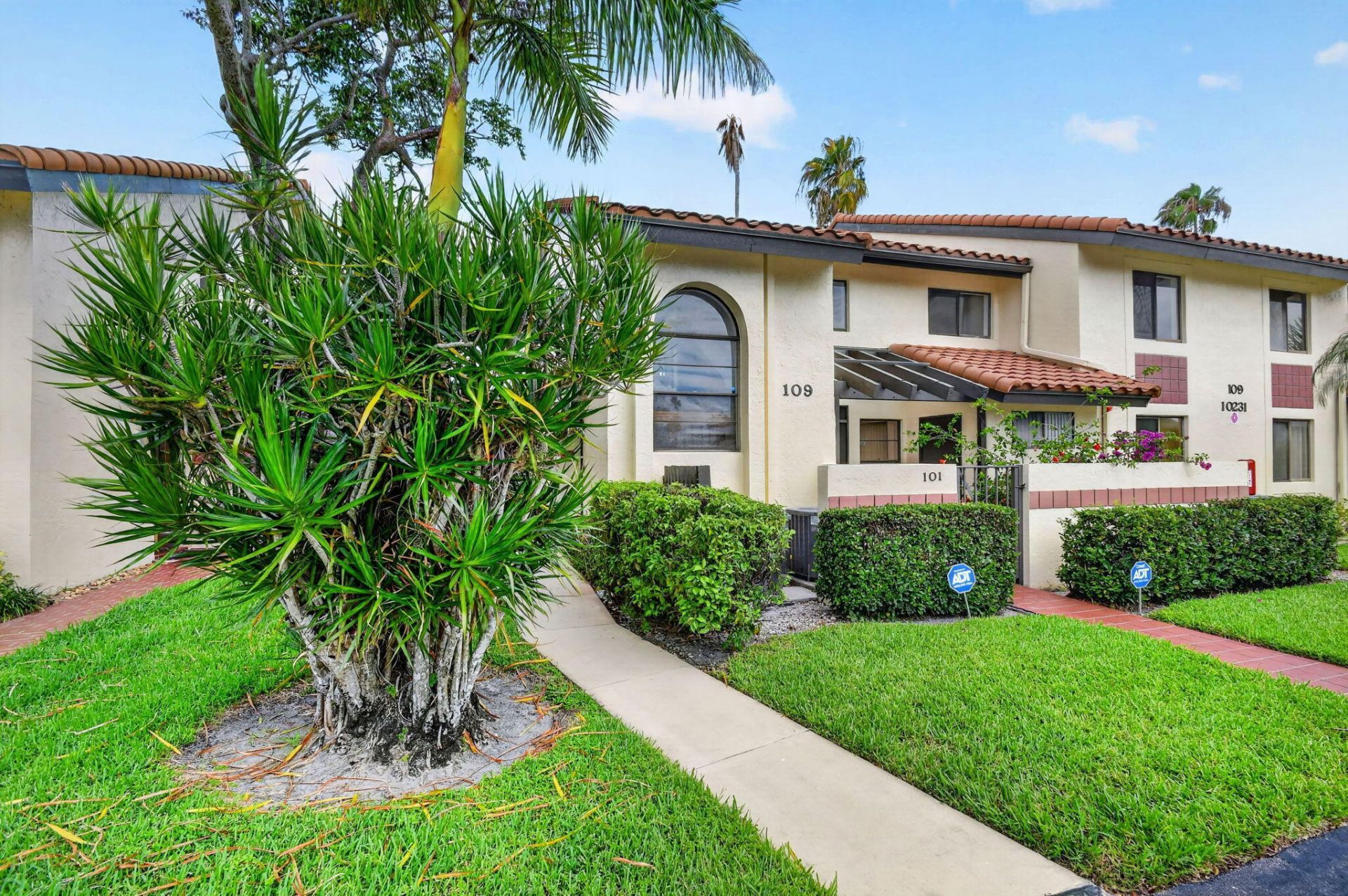 10231 N Circle Lake Drive, Unit 201, Boynton Beach, FL 33437 Photo