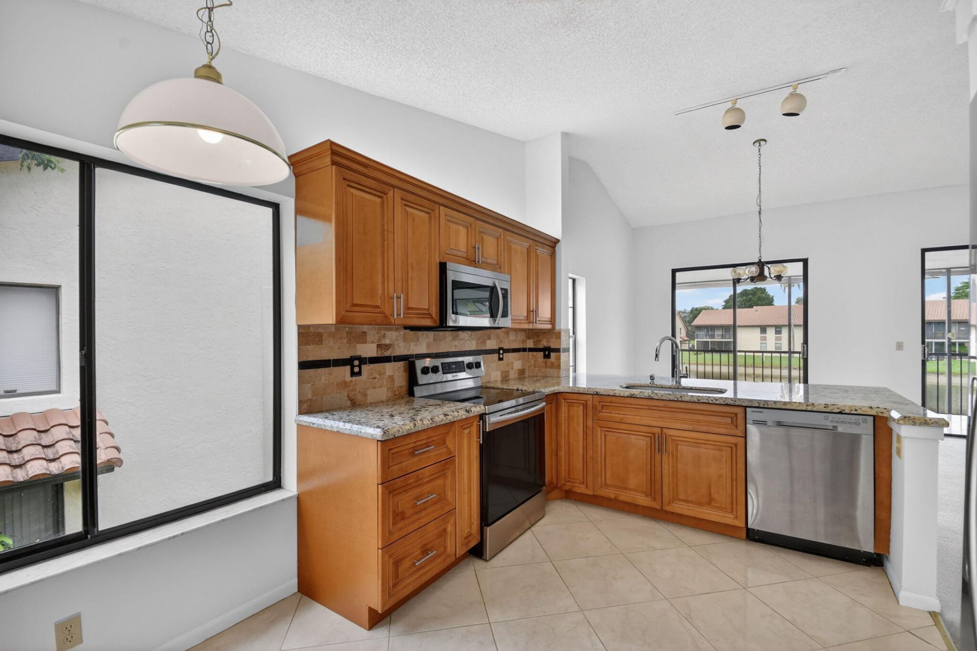 10231 N Circle Lake Drive, Unit 201, Boynton Beach, FL 33437 Photo