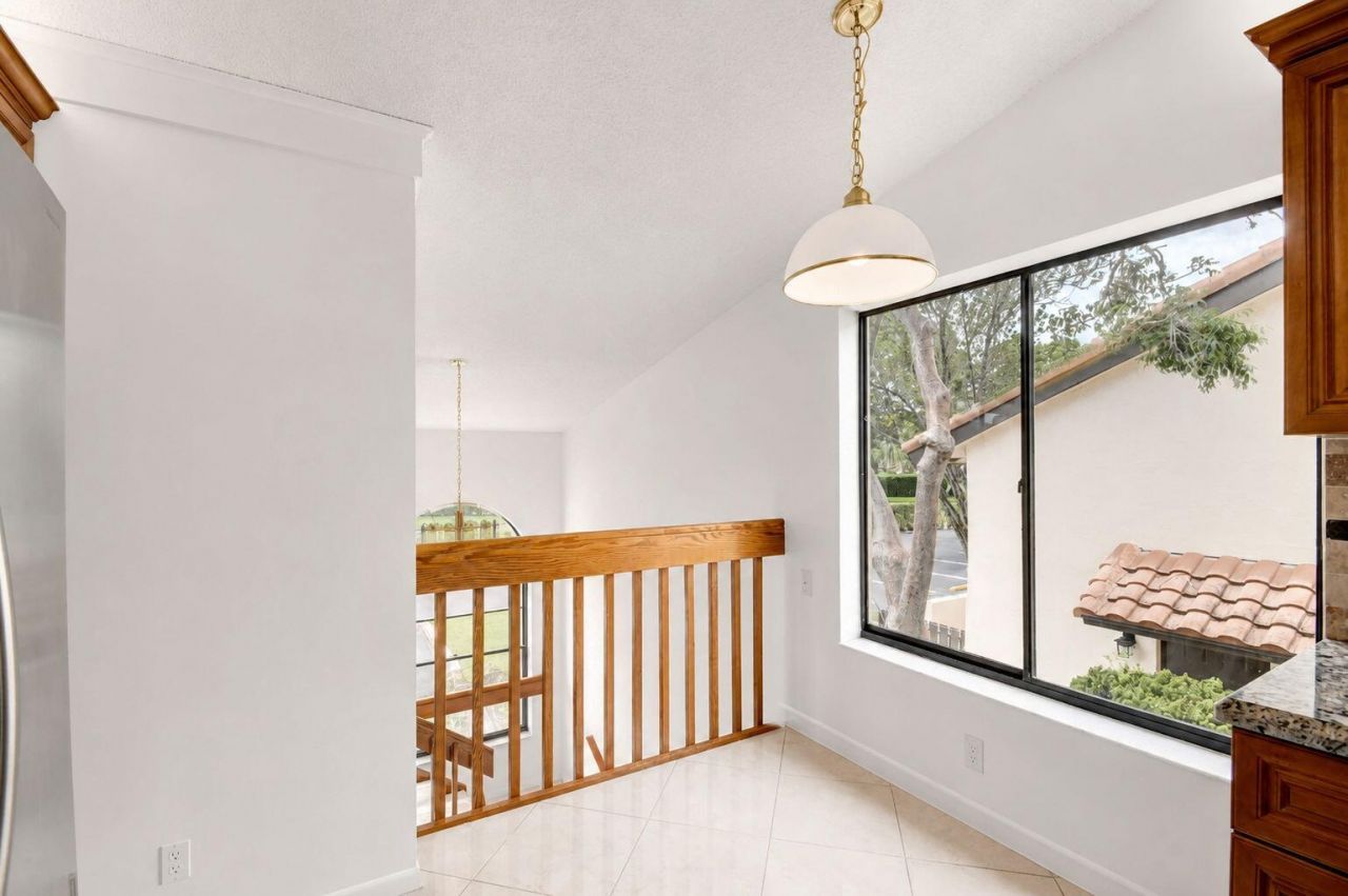10231 N Circle Lake Drive, Unit 201, Boynton Beach, FL 33437 Photo
